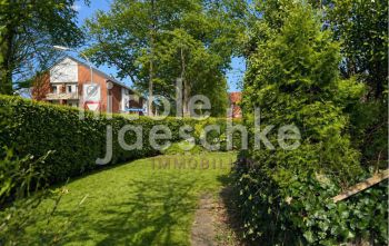 seitlicher Garten