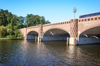 Die Alster um die Ecke