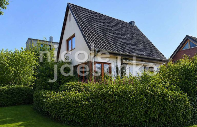 Baugrundstück in beliebter Lage mit Altbestand * reserviert*